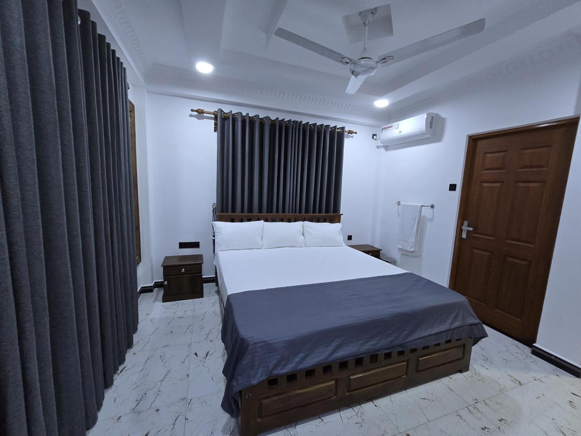 Munril Guest Lägenhet Jaffna Exteriör bild
